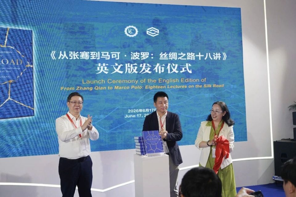 igvHPrwEf2x6L2bG.jpg