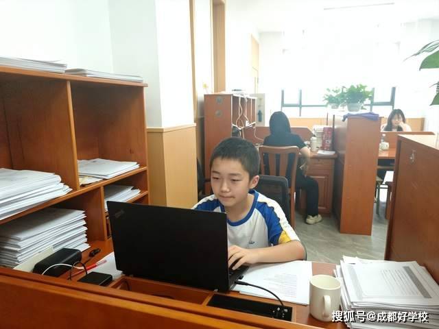 Zn005eCfQ77k6AQN.jpg
