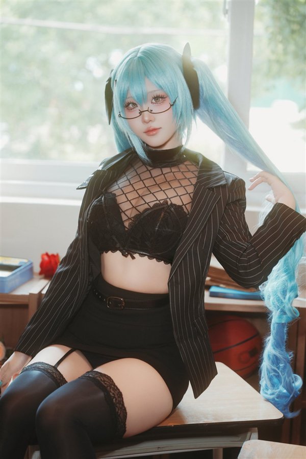 YBHCEchcSsbbe5j8.jpg