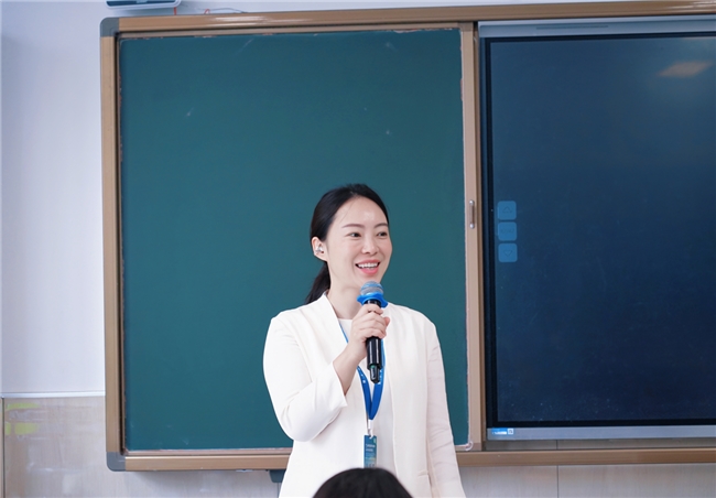 WJ649RBYsM6jS0bJ.jpg