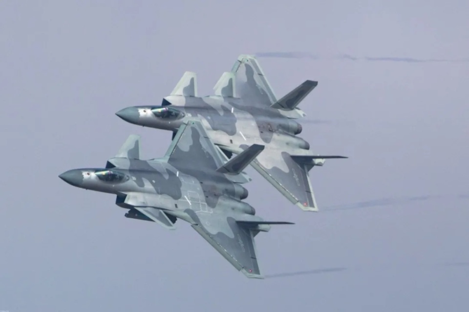 DYgvGJ5O35145v45.jpg